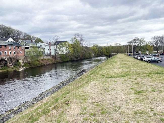 Blackstone Kayaking and Canoeing Guide - Roosevel Park unimproved access